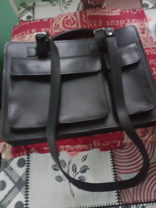 Frumoasa servieta piele