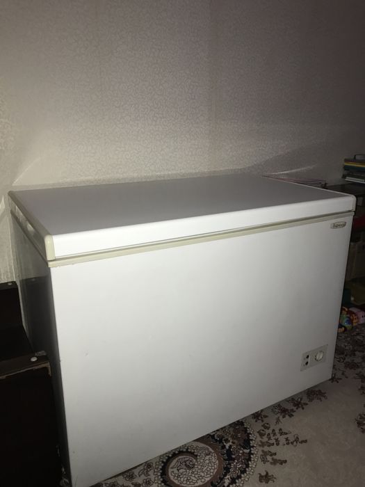 Морозильня камера в идеальном состоянии рабочая