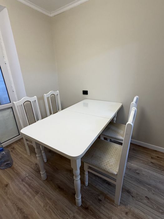 Продам стол с 6 стульями