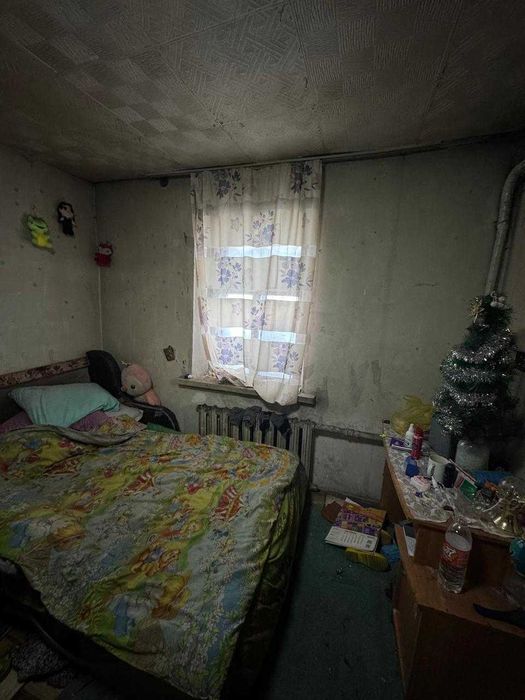 Продаётся двухкомнатный дом. ул. Карманова 22А