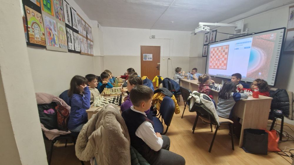 CURSURI DE ȘAH ONLINE - Începători - Prof.. LAURA N.