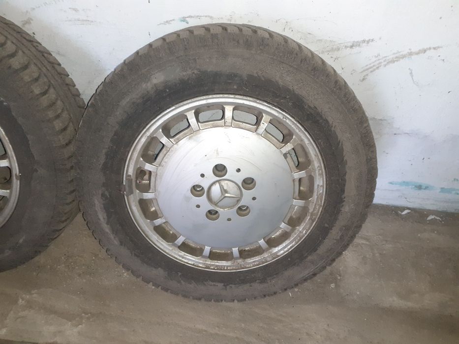 Продам 2 комплекта шин