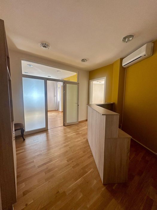 Дава се под наем Офис в София, Център - 107 кв.м за 1494.81 € - Снимка #4