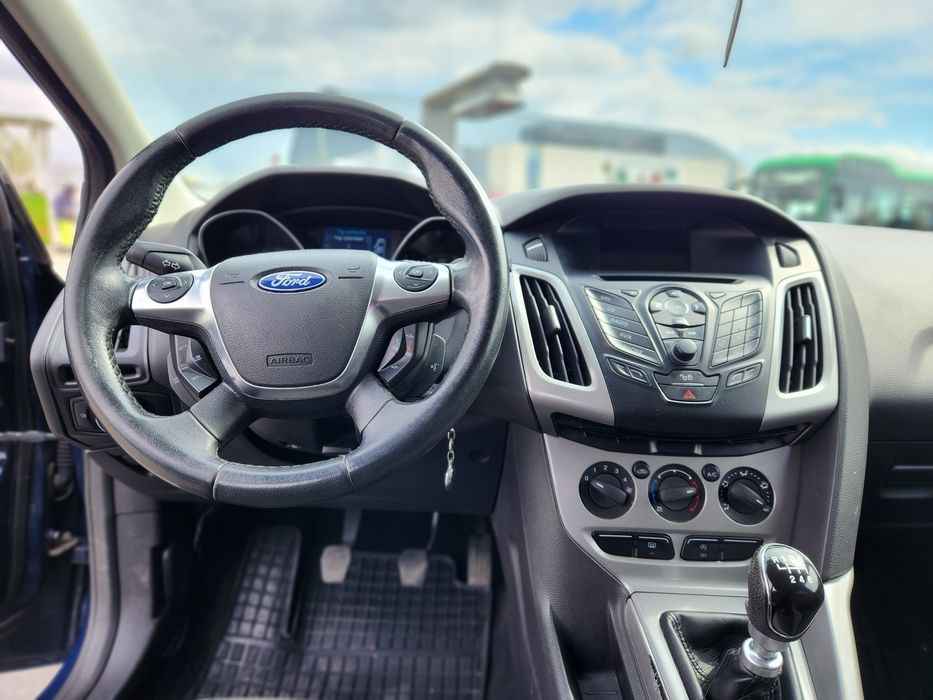 FORD Focus 2012 — imagine 5