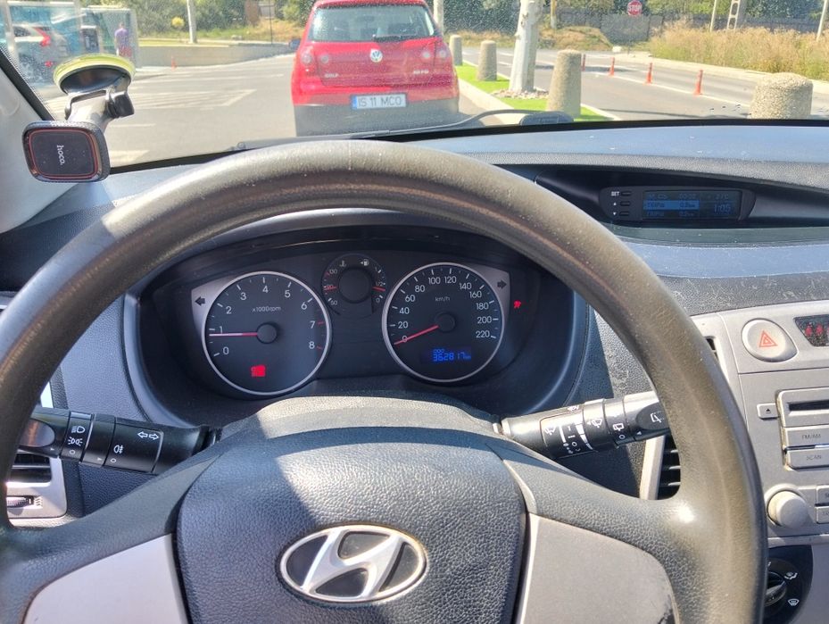Vând Hyundai i20