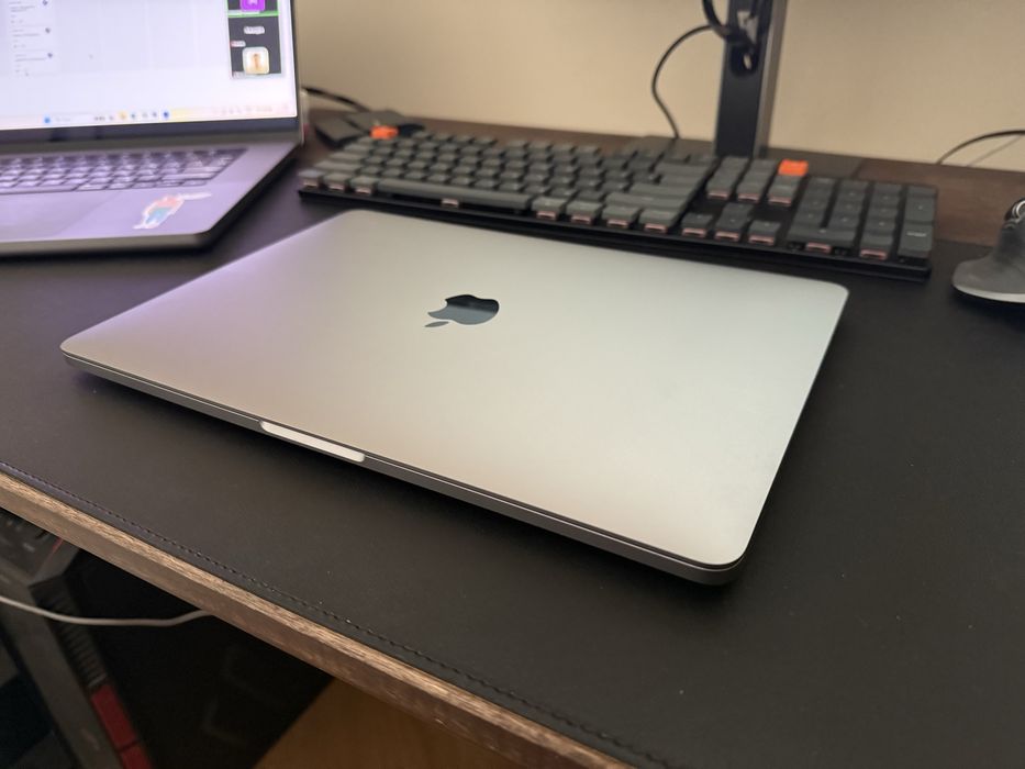 Продам MacBook Pro 13” (M2, 2022) — как новый!