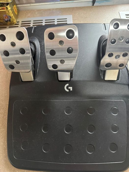 Volan Logitech G923 Trueforce pentru PS5, PS4 and PC [941-000149]