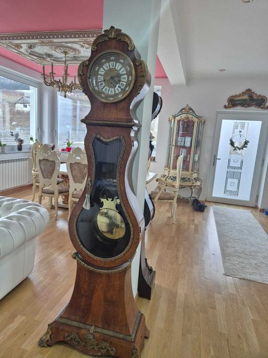 Pendule sculptate/ cu intarsii