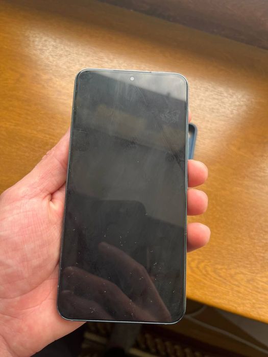 Samsung s22 yangidak xolatdagi telifon koreyadan kelgan aybi yuq toza,