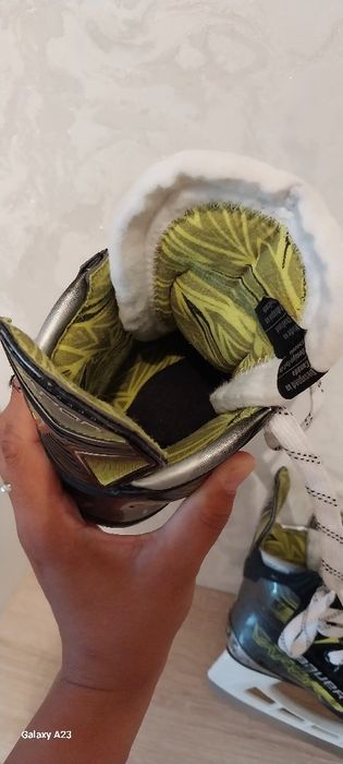 Хоккейные коньки