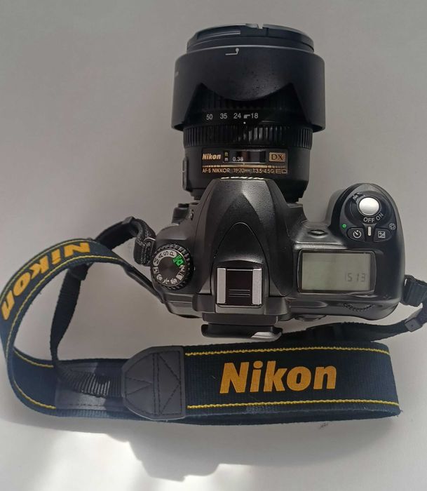 Фотоапарат Nikon D50  с обектив  и зарядно