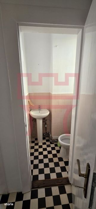 Apartament nemobilat sau birou in casa 160mp zona Emil Isac