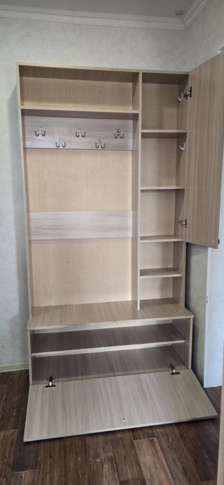 Продам прихожую.