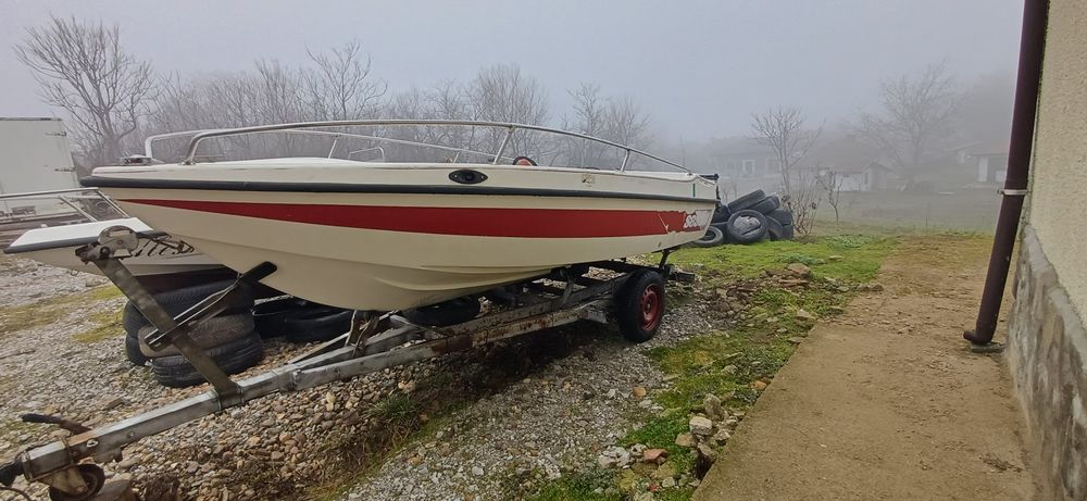 Лодка Sessa 430 колесар