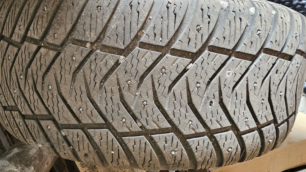 285 50 R20 Диски с Шинами (шипы)