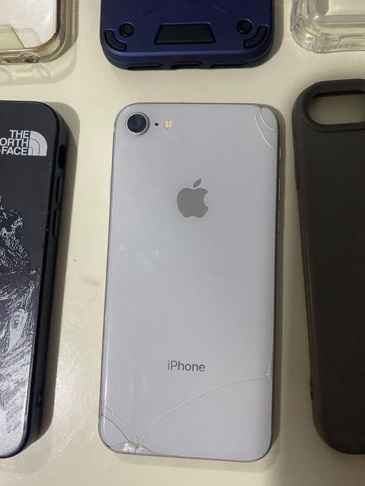 Обменяю IPhone8.