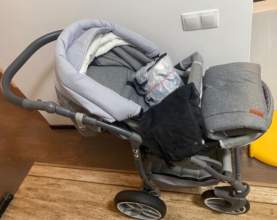 Vând carucior 3in1