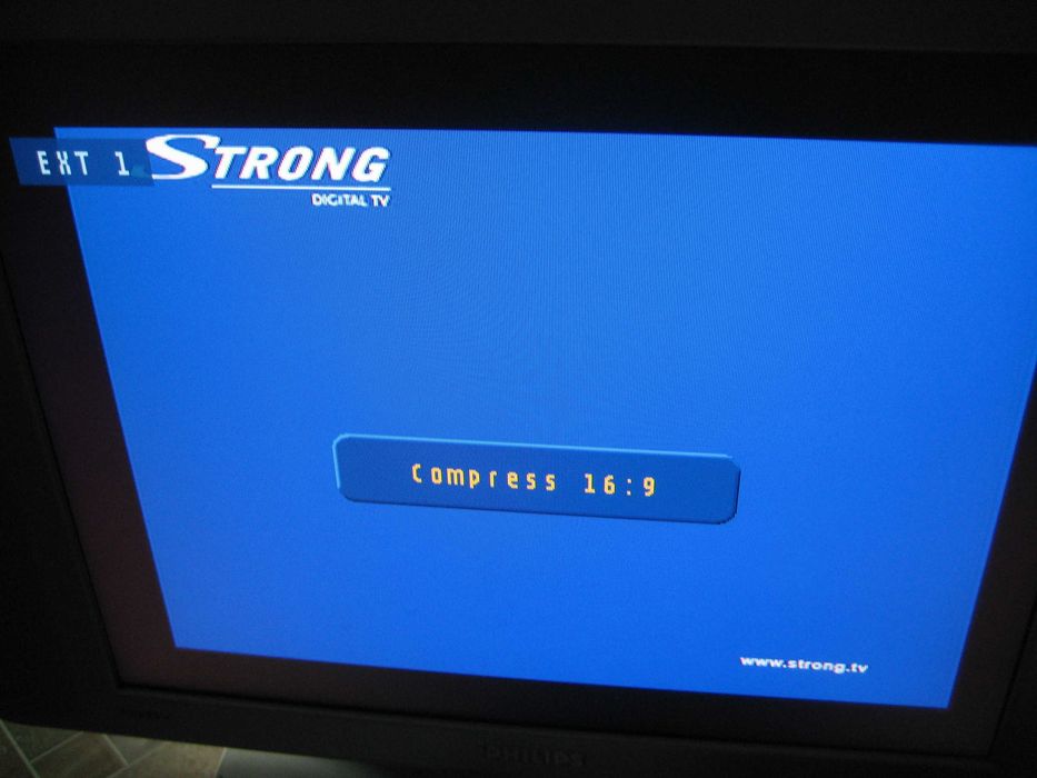 Продавам цифров декодер STRONG SRT 8112