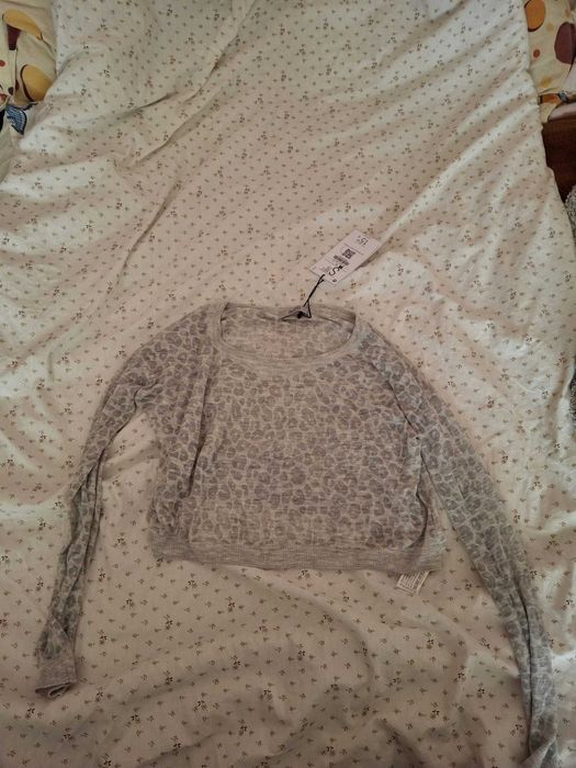 Top cu maneca lunga Bershka NOU