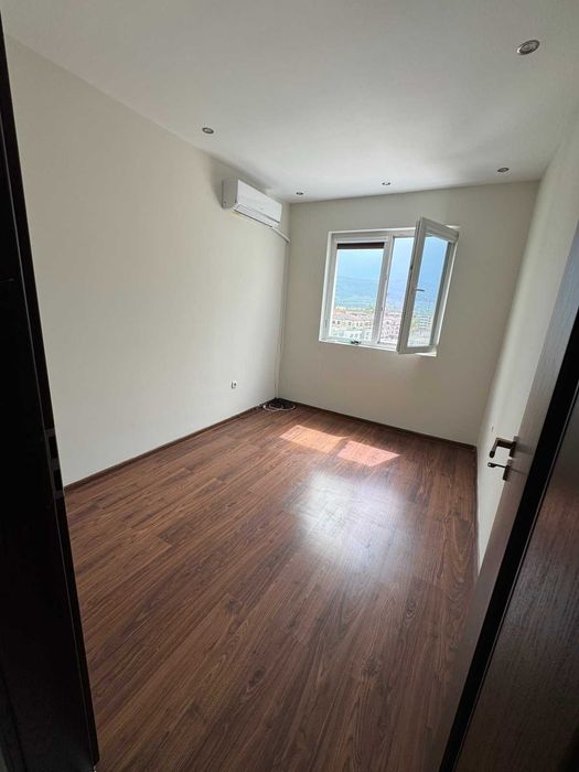 Продава се Тристаен апартамент в Пловдив, Южен - 68 кв.м за 2059 €/кв.м - Снимка #3