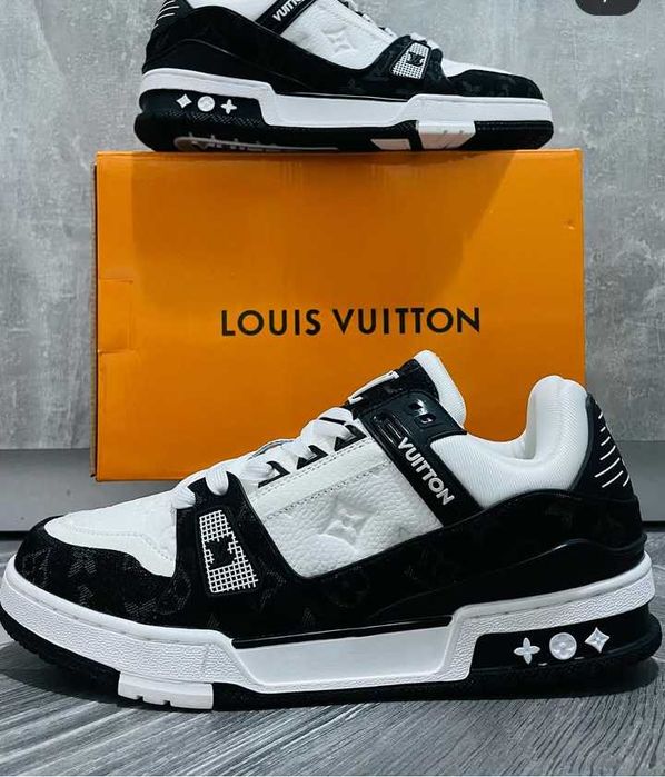 Louis Vuitton черно бели