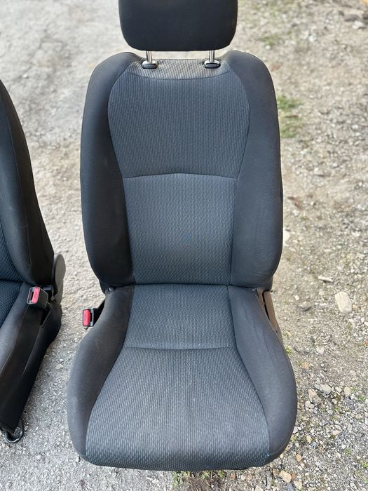 Седалки предни за Тоиота ярис