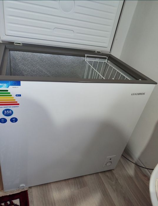Продам морозильник ларь leadbros217 л