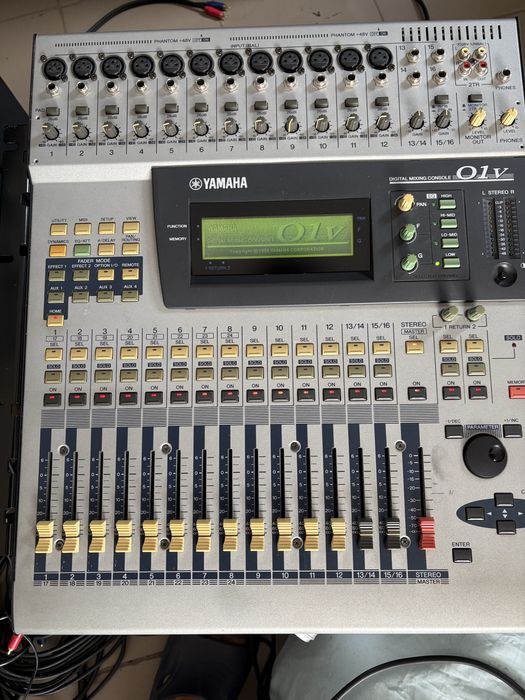Yamaha 01V digital