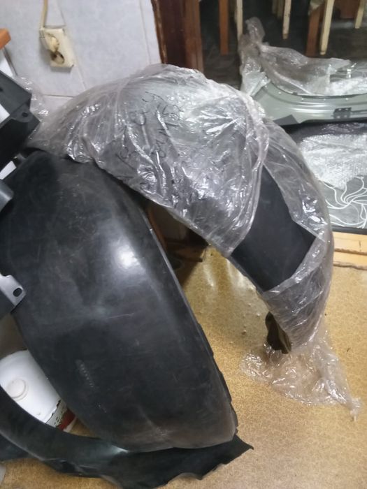 Продам передние крыло