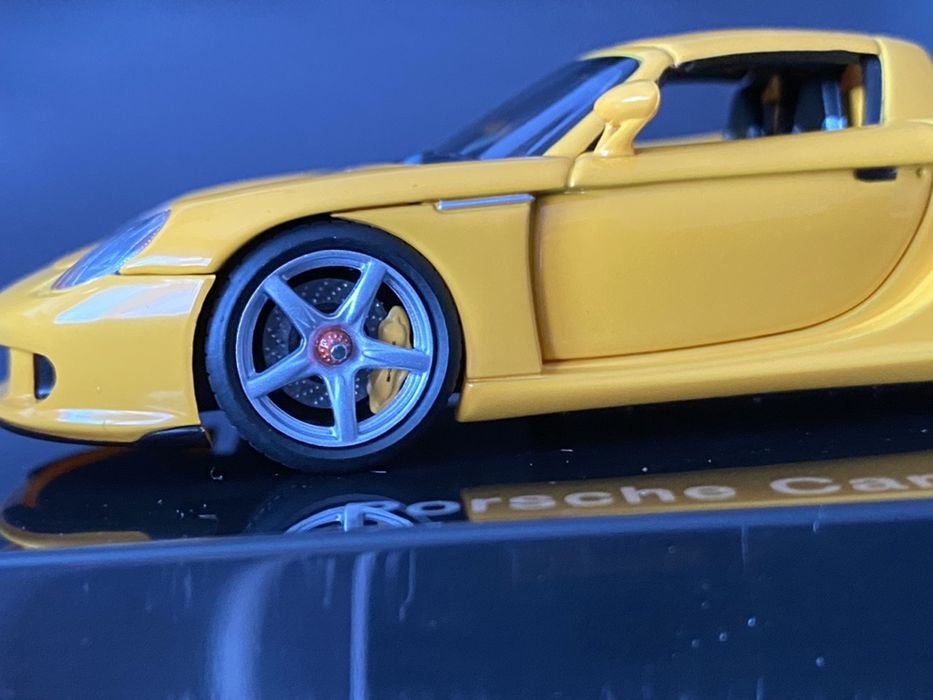 Модел на Bentley 1:43 Minichamps