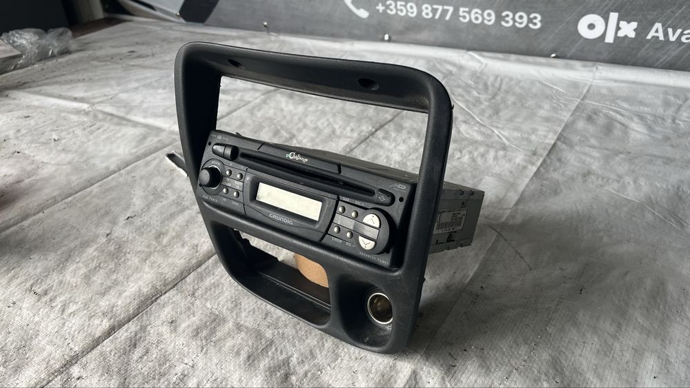 Панел и радио Grundig Suzuki Ignis