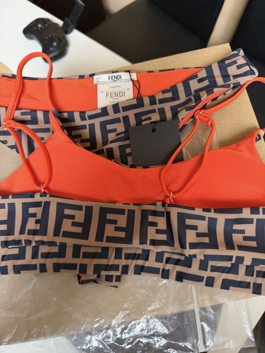 Продавам Дамски Бански