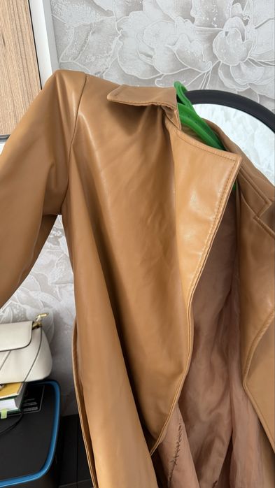 Плащ сатылады б/у