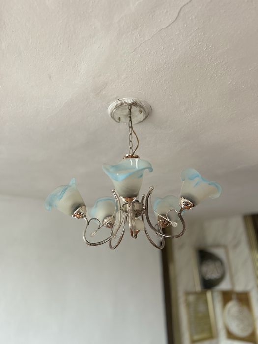 Люстра продается