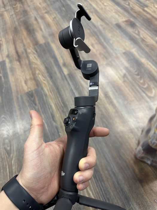 DJI osmo mobile 6