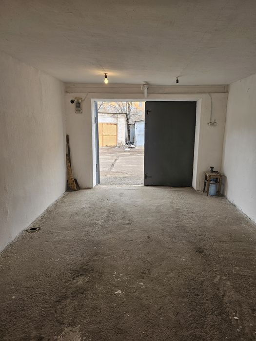 Сдам гараж в центре