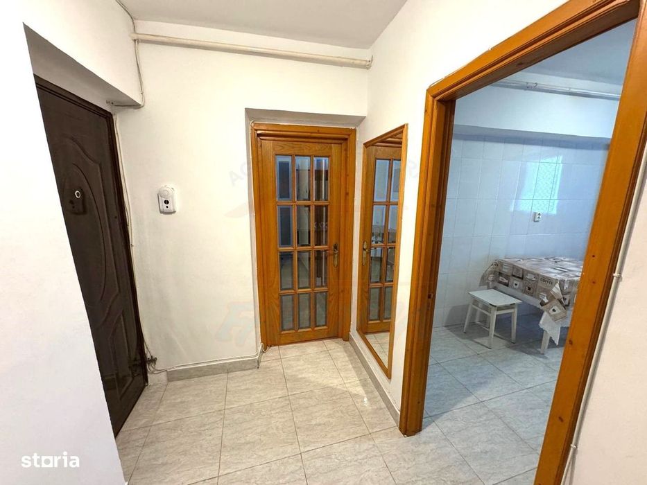 73.5oo euro, NEGOCIABIL, 2 camere decomandate, Micro21 — fotografia 3