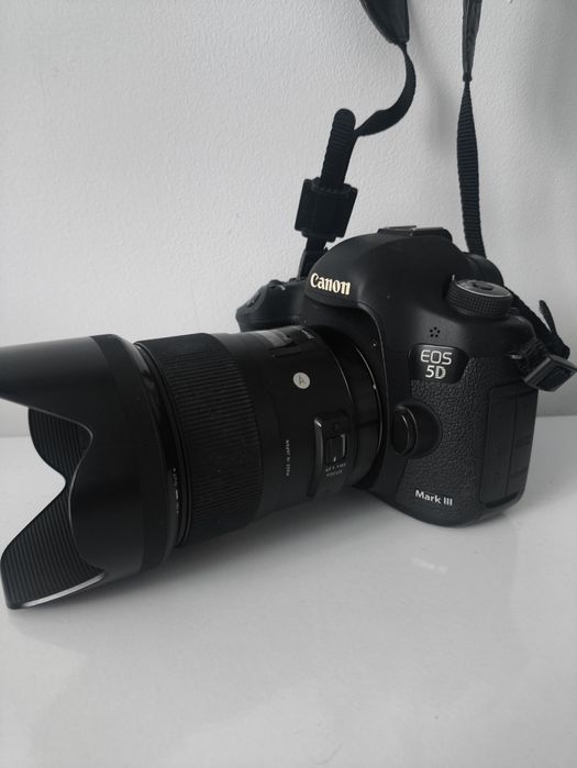 Vând Canon 5d Mark iii + obiectivul Sigma de 34mm1.4