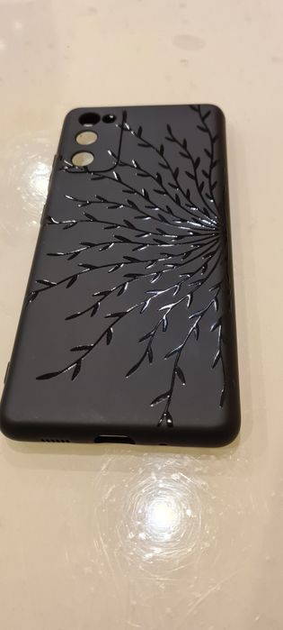 Продам новый чехол на телефон S20 ультра.