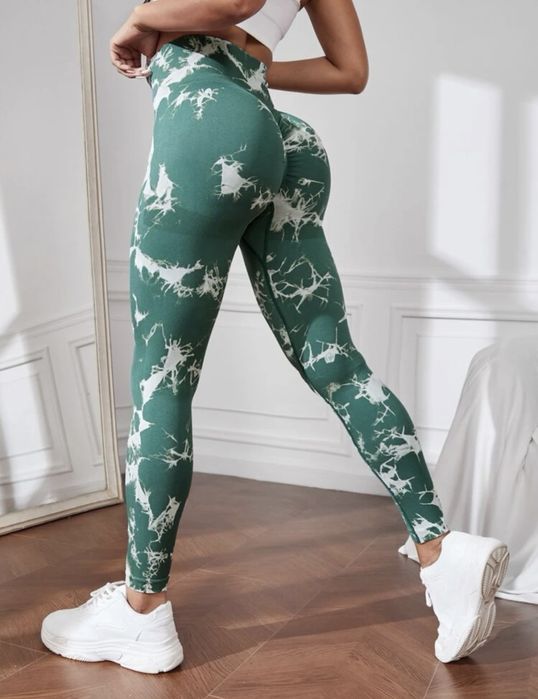 Colanti Fitness tie dye, seamless, cu efect push up 50 lei