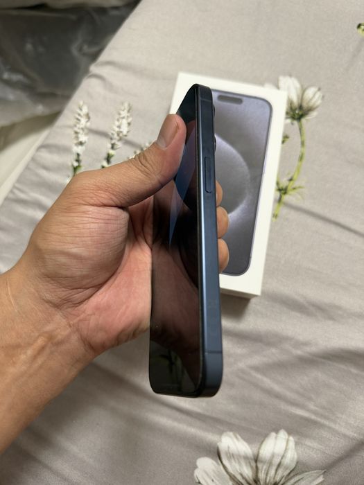 Продам Iphone 15 pro 256Gb
