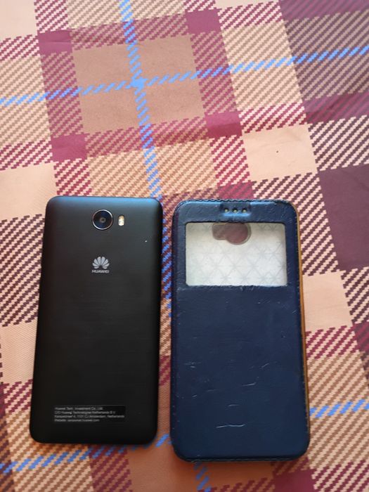Telefon Huawei Y5 cu husa și folie pe ecran