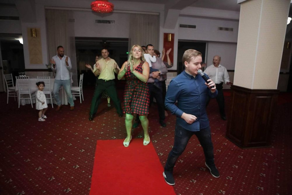 Salutare,sunt Dj Cosmin V.