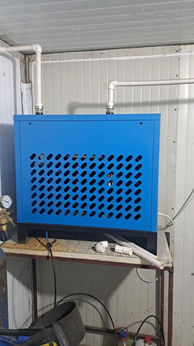 Vand compresor cu șurub. 15 kw rezervor și uscator! debit 3,2 m3  apro