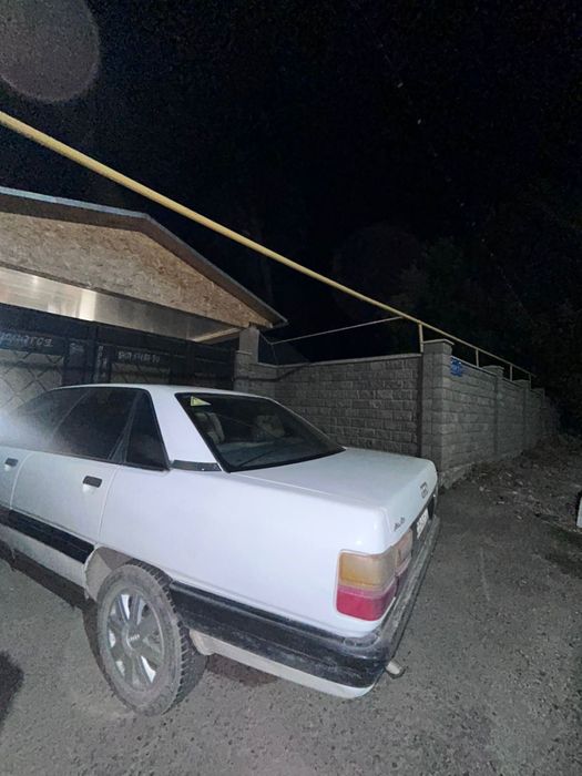 машина- Ауди 100