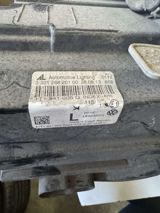 Фар за Фолксваген /VW Touran