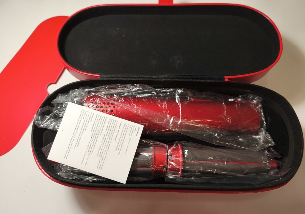 Фен Дайсон красный