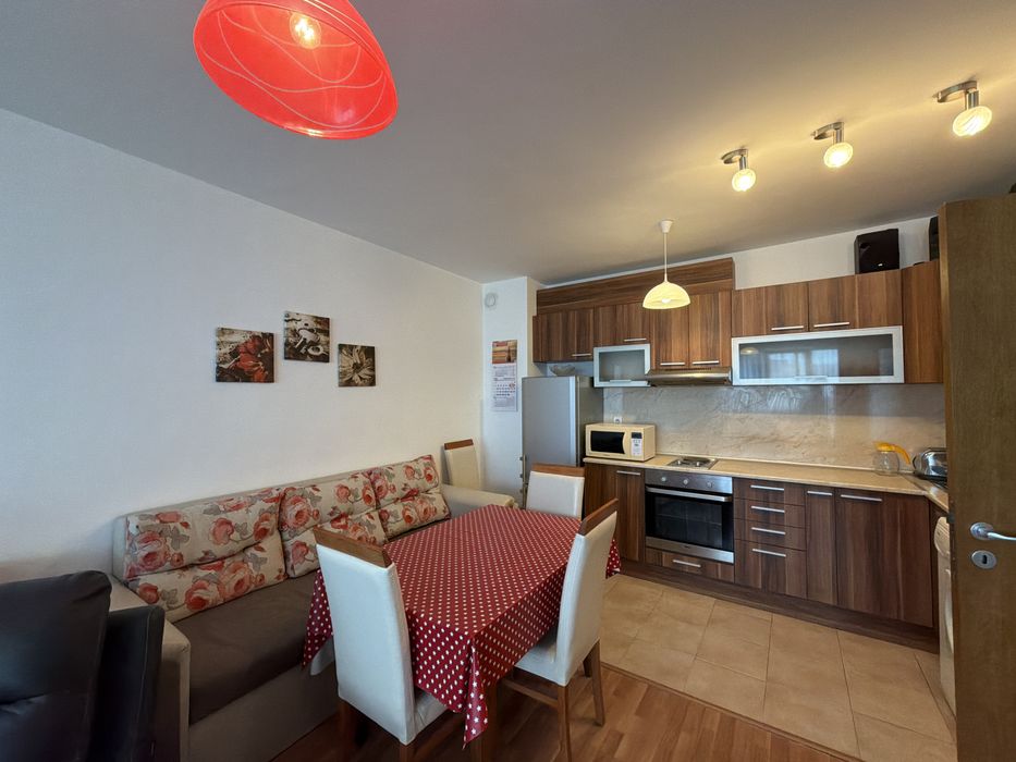 Топ локация! Ексклузивен тристаен имот под наем , Вива Комплекс  в рай