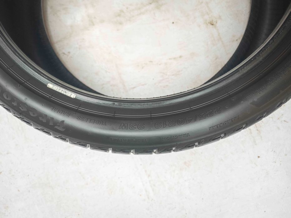 Anvelope 225/40/19 an 2022 vara FIRESTONE ROADHAWK