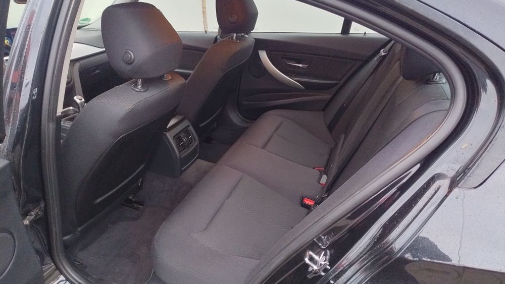 BMW 320i Seria 3 F30, 184 CP